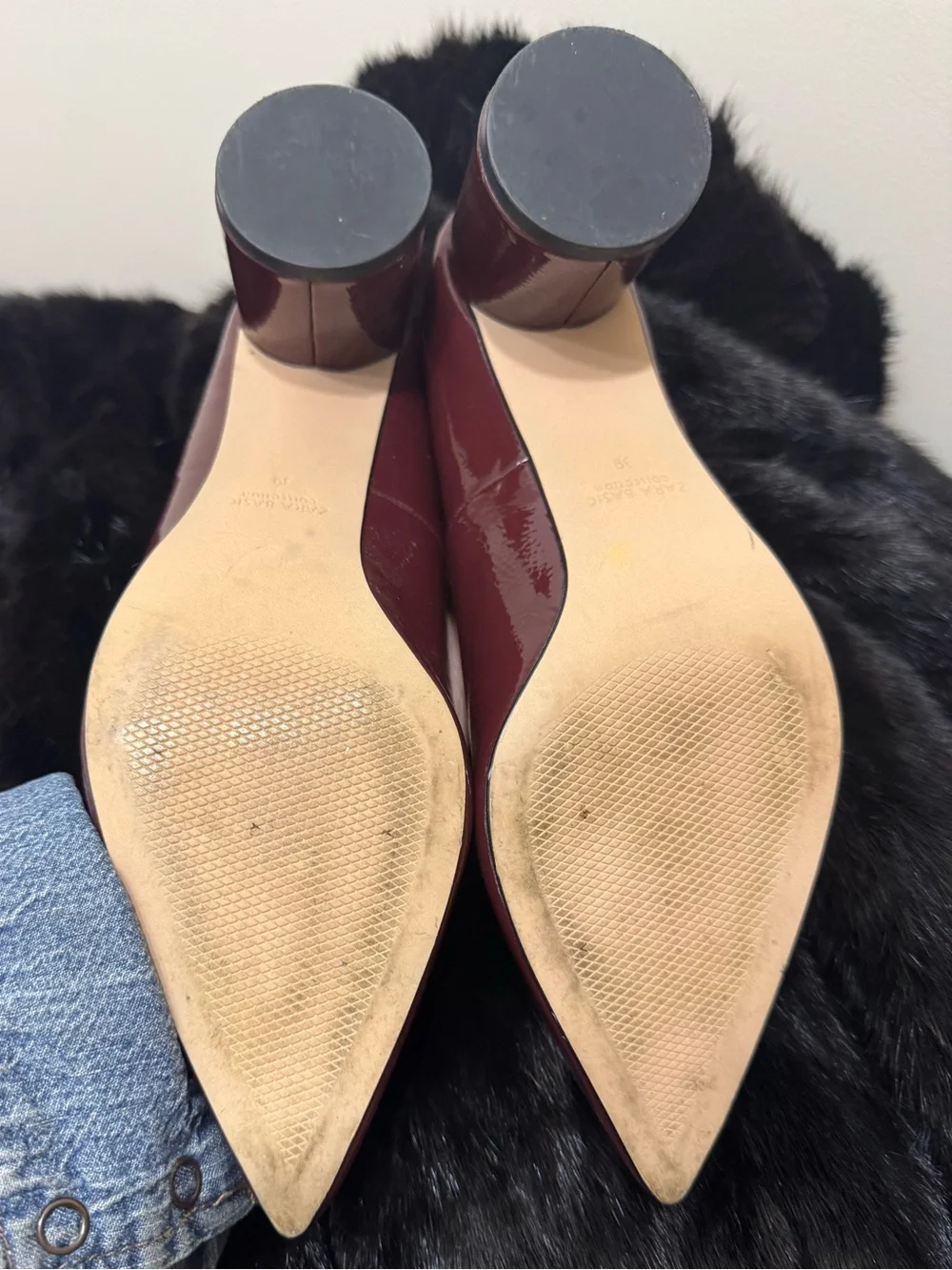 Women's Patent Block Heel Pumps in Burgundy - Picture 4 of 6